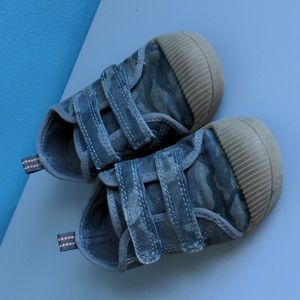 Cat & Jack toddler sneakers size 8
